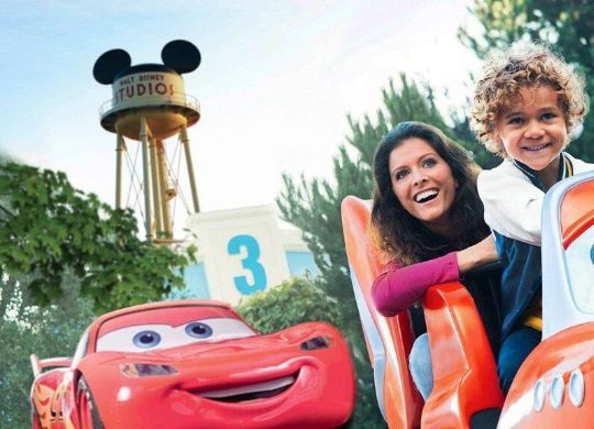 cars rallye attractie disneyland parijs foto