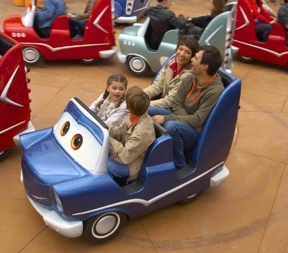 eindeloos plezier in cars quatre roues rallye attractie